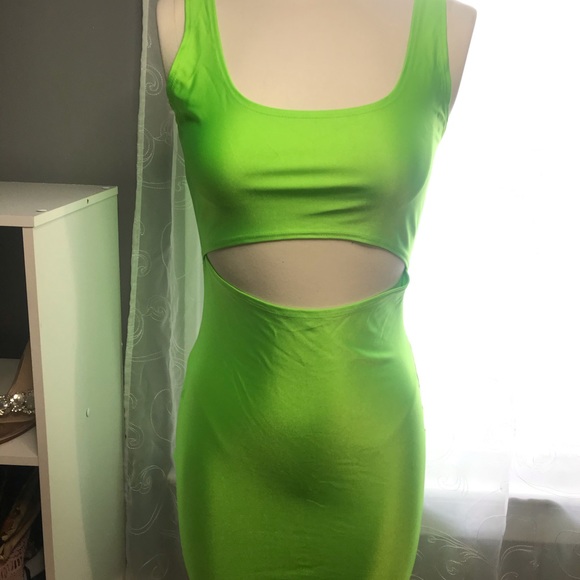 Dress - Picture 1 of 4